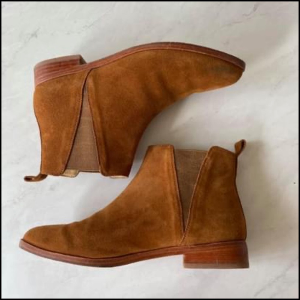 EUC Nisolo Chelsea boots in nutmeg suede size 9.5